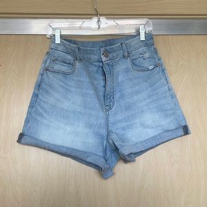 American Eagle Curvy Light-Wash Hi-Rise Shortie, Size 16